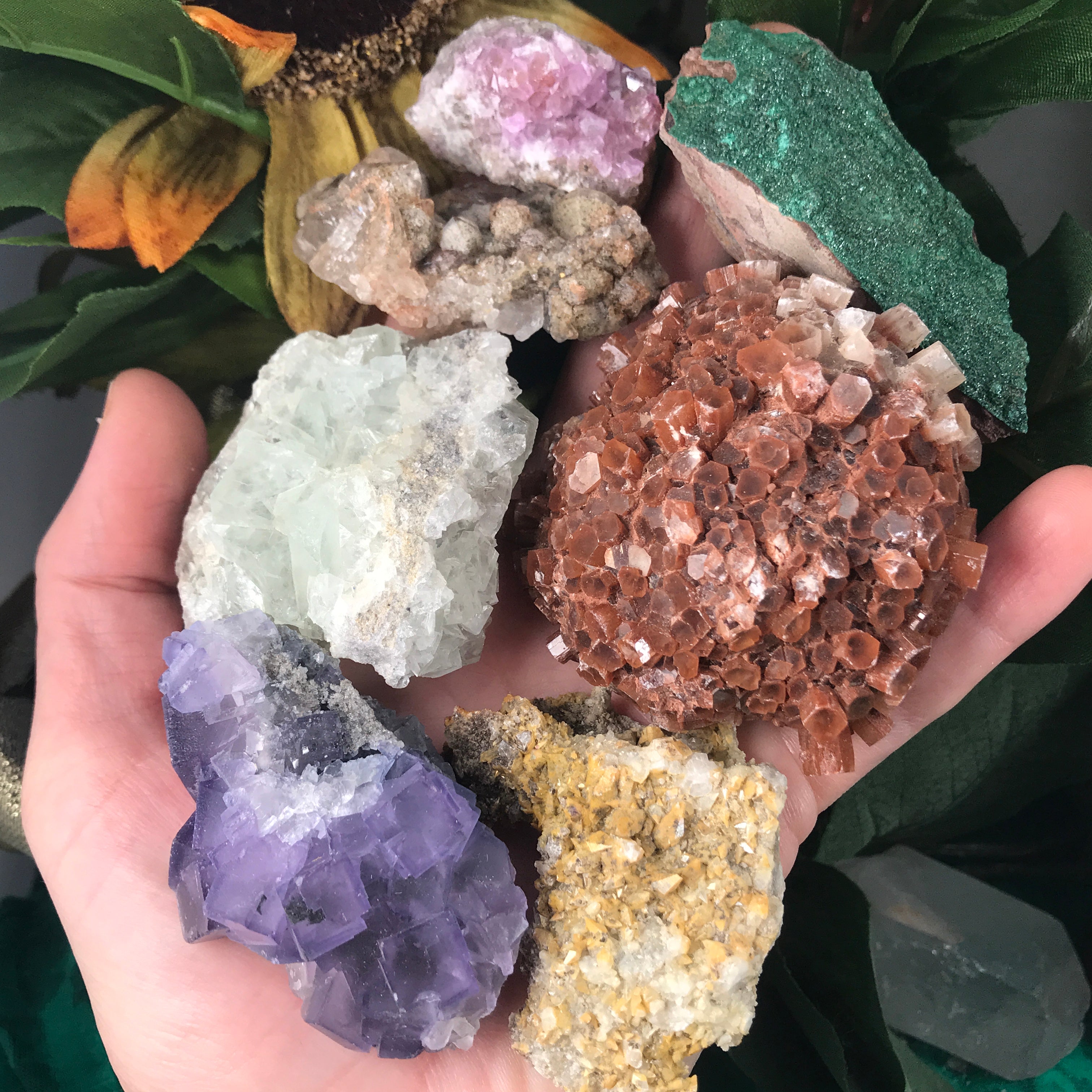 Raw Crystals & Mineral Specimens
