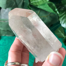 Load image into Gallery viewer, Clear Quartz- Stellar nice clear quartz with tons of rainbows!